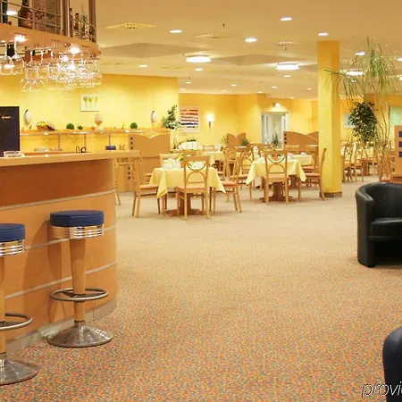 Yors Hotel 3*