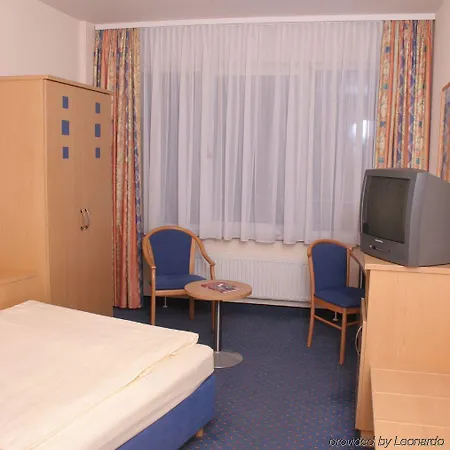 Hotel Plaza 3*