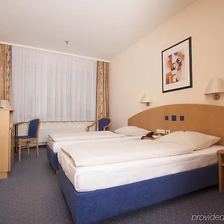 Plaza Hotel 3*
